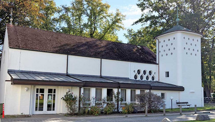 Außenansicht der St. Michaelskapelle auf dem Gesundheitscampus Volksdorf am Evangelischen Amalie Sieveking Krankenhaus in Hamburg. Außenansicht der St. Michaelskapelle auf dem Gesundheitscampus Volksdorf am Evangelischen Amalie Sieveking Krankenhaus in Hamburg.